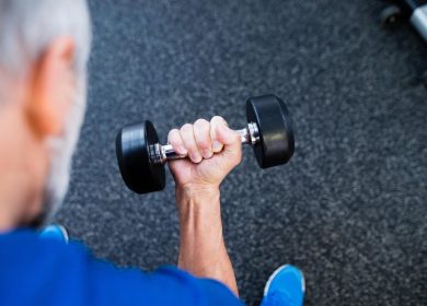 Seven mistakes a personal trainer says seniors should stop making at the gym