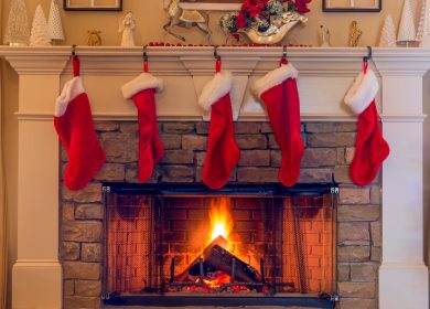 How scented candles and fires could affect your lungs this holiday season